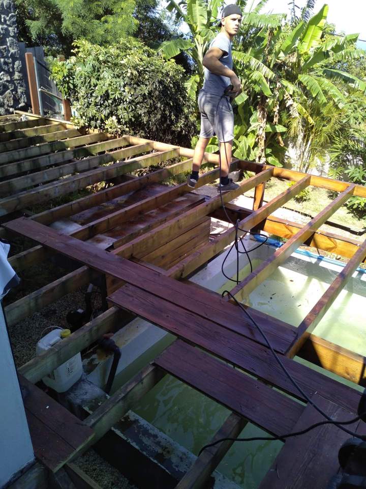 Pose de bardage pour terrasse La Réunion