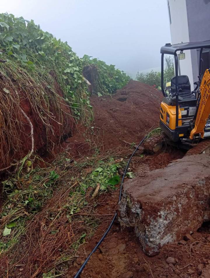Terrassement sur un talus La Réunion